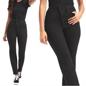 Good American Good Classic Crossover Skinnyish Fit Jeans in Black Size 00/24